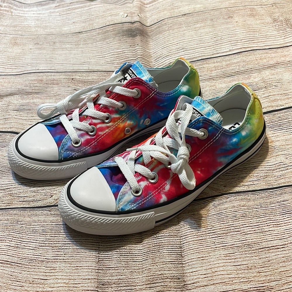 Converse tie dye